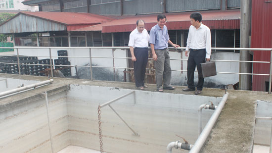 Đoàn kiểm tra hệ thống xử lý nước thải khách sạn